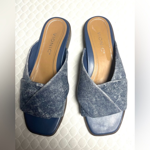Vionic Miramar Slide Comfort Sandal 
Blue Tones Minimalist Classy 
Size 7 - Picture 1 of 6